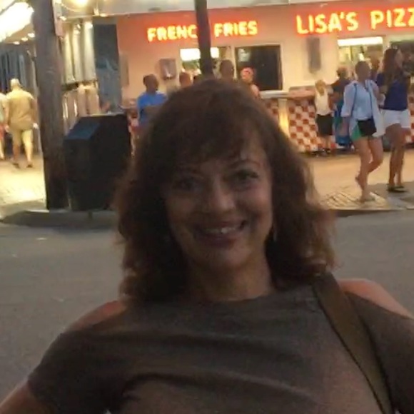 Meet your Posher, Lisa - Picture 1 of 1